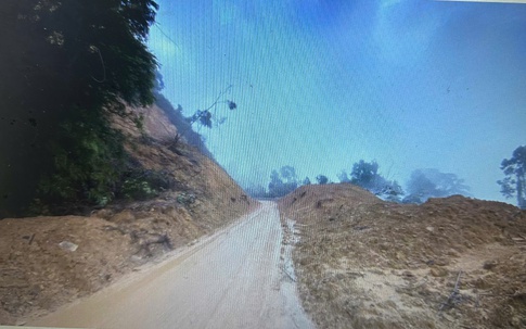 Cầu cạn trên đường Hồ Chí Minh bị xô nghiêng trong mưa lũ lịch sử hiện ra sao?