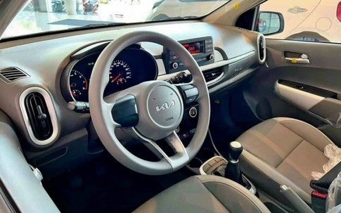 Giá lăn bánh Kia Morning mới nhất thấp kỷ lục, xứng danh hatchback rẻ nhất thị trường, cạnh tranh khốc liệt với Hyundai Grand i10 về doanh số