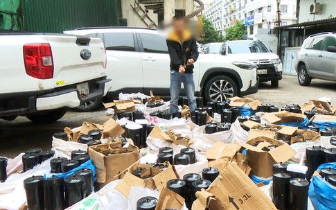 Mua 800 bình khí cười ở vùng biên mang đi Hà Nội bán kiếm lời