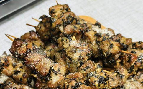 Món ngon ngày lạnh: Làm thịt lợn xiên rang muối lá lốt bằng nồi chiên không dầu ngon mê ly