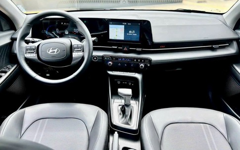 Giá xe ô tô Hyundai giảm sốc tới 200 triệu đồng, thấp kỷ lục, Hyundai Accent, Hyundai Santa Fe chưa bao giờ rẻ đến thế