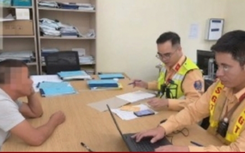 Xử phạt tài xế xe khách đi sai làn trên cao tốc Hà Nội - Hải Phòng