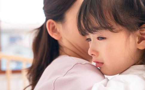 4 tính cách của mẹ khiến gia đình ngột ngạt, con mất tương lai