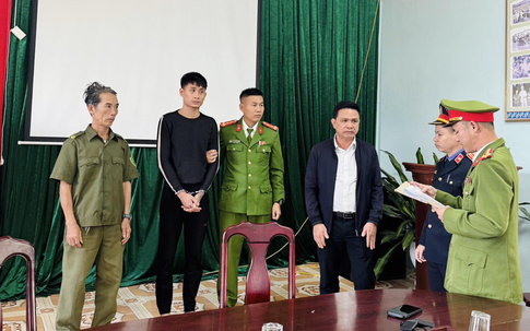 Nghịch tử cầm dao đuổi em, chém bố sau mâu thuẫn