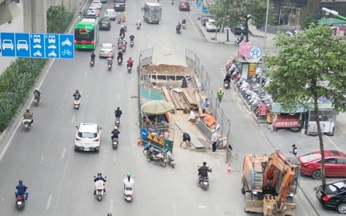 Tháo dỡ, thu hẹp hàng loạt hàng rào thi công tại Hà Nội
