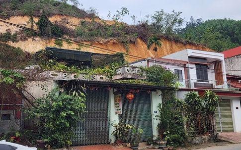 Xử lý sạt lở đồi Phòng Không đe dọa an toàn của 54 nhân khẩu