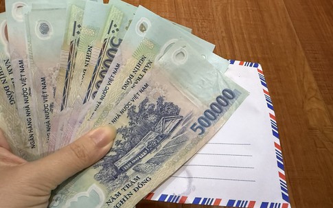 Thông gia Việt kiều bay về dự đám tang, gửi phong bì khiến gia đình náo loạn