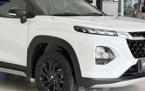 SUV cỡ nhỏ đua giảm giá cuối năm tại Việt Nam, thậm chí chỉ ngang sedan hạng B: Suzuki Fronx, Hyundai Venue rẻ chưa từng thấy