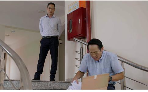 Mất chức sau sáp nhập, ông Phi bị nhân viên cũ chèn ép