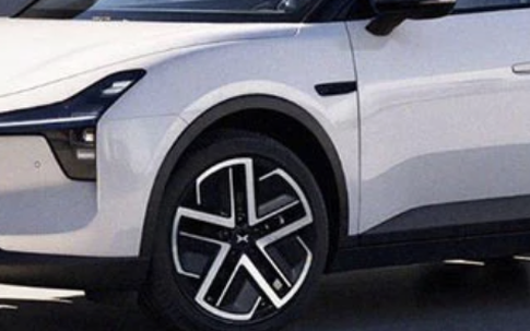SUV hạng C giá 370 triệu đồng phong cách hiện đại, trang bị đẳng cấp, rẻ ngang Kia Morning, Hyundai Grand i10 thích hợp đi trong đô thị