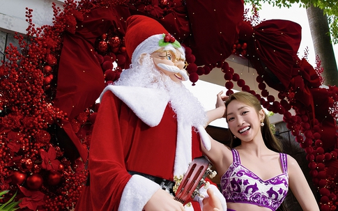 Biệt thự nhà Chi Bảo lộng lẫy đón Noel