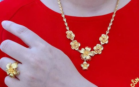 Những trang sức phối đồ thời trang tỏa sáng mùa Noel, lễ Tết, thu hút may mắn tài lộc đầu năm mới