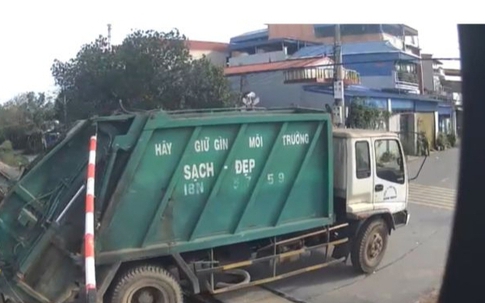 Kiến nghị xử lý xe chở rác ở Ninh Bình không chấp hành tín hiệu, đâm hỏng cần chắn tự động đường sắt