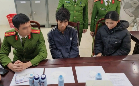 Giấu ma túy trong hộp mỹ phẩm, gửi theo xe khách Bắc - Nam