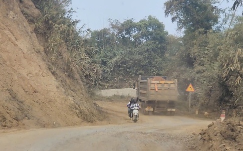 Thái Nguyên: Sau những bánh xe tải là khói bụi và nỗi lo của người dân sống cạnh đường 259