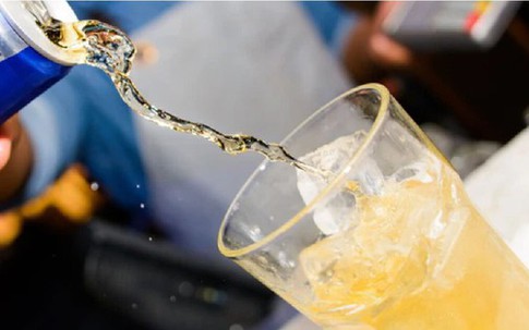 3 đồ uống âm thầm tàn phá não bộ mà nhiều người trẻ đang uống hằng ngày