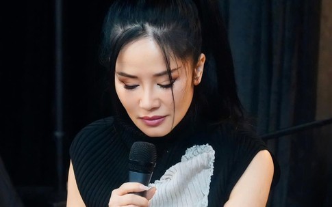 Hồng Nhung bức xúc: 'Chắc trên đời mới có một' khi nhắc đến sự cố hoãn show 'Về đây bốn cánh chim trời'