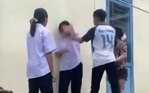Hiệu trưởng thông tin về hình thức kỷ luật nhóm học sinh đánh hội đồng nữ sinh lớp 8 ở Đà Nẵng phải nhập viện