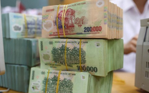 Bất ngờ ngân hàng tung lãi suất tiết kiệm 13 tháng cao tới 9%