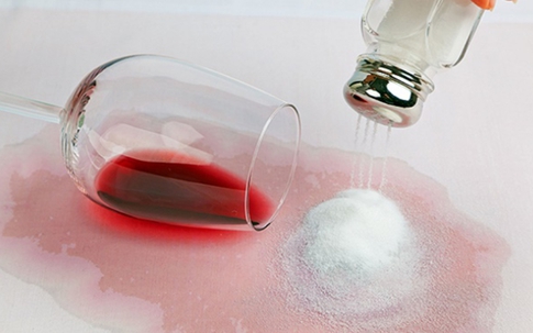 Một nhúm muối - 9 cách 'cứu nguy' trong cuộc sống hàng ngày