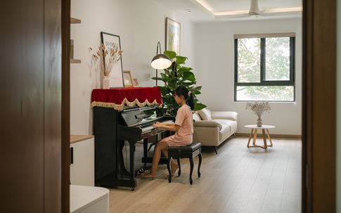 Vợ chồng 8X cải tạo nhà 'ngập tràn yêu thương' dành tặng hai con gái