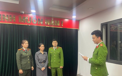 Giám đốc show “Về đây bốn cánh chim trời” có thể đối diện với hình phạt nào với tội danh "Lừa đảo chiếm đoạt tài sản"?