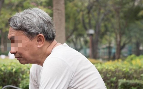 Nhặt rác, ăn đồ thừa để cho con gái du học, người cha tật nguyền nghẹn đắng khi con nói một câu