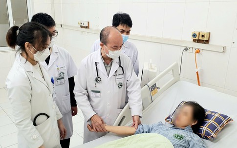 Người phụ nữ 48 tuổi bị nhiễm não mô cầu, bác sĩ chỉ ra những nguy cơ có thể dẫn đến tử vong