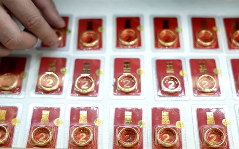 Giá vàng hôm nay 24/2: Vàng nhẫn Bảo Tín Minh Châu, Doji, PNJ ra sao sau khi thế giới tăng nóng?
