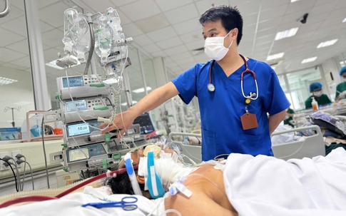 Mắc cúm A, người đàn ông 58 tuổi nguy kịch, phải đặt ECMO