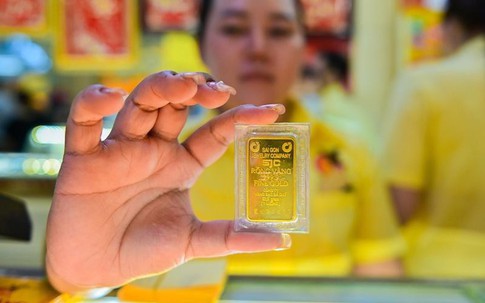 Giá vàng hôm nay rơi bất ngờ, vàng nhẫn Bảo Tín Minh Châu, PNJ, Doji giảm một mạch hơn 3 triệu đồng 