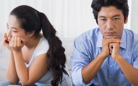 Bố chồng ốm nhưng con dâu vẫn thản nhiên hẹn bạn đi chơi: Lý lẽ khiến người chồng không thể ngăn cản