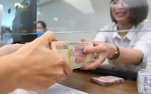 Ngân hàng có lãi suất cao nhất thị trường khi gửi tiết kiệm 6 tháng: Gửi tiết kiệm 200 - 500 triệu đồng chênh lãi ra sao?
