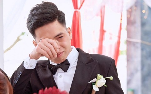 Chú rể ở Hưng Yên bật khóc trong đám cưới, phía sau là chuyện thắt lòng
