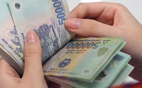 Ngân hàng có lãi suất tiết kiệm 6 tháng cao nhất: Gửi tiết kiệm 200 - 500 triệu đồng nhận tiền lãi thế nào?