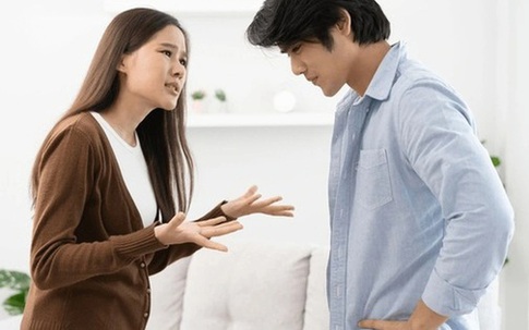 Cô gái "tức điên" khi phát hiện bạn trai dùng AI để gửi tin nhắn cho mình