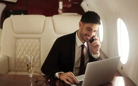 Tỷ phú đầu tư: 5 'bí mật sống còn' của người giàu lại chính là điều người nghèo thờ ơ khiến gia đình mãi khốn khó
