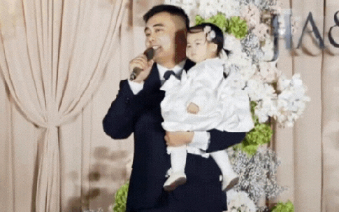 Người đàn ông bế con gái đến hát trong đám cưới của người yêu cũ: Nhiều câu chuyện “có thật” được hé lộ