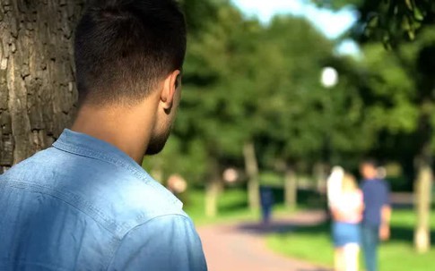 Đau đớn với mối tình 10 năm không thành, cuối cùng tôi cũng tỉnh ngộ