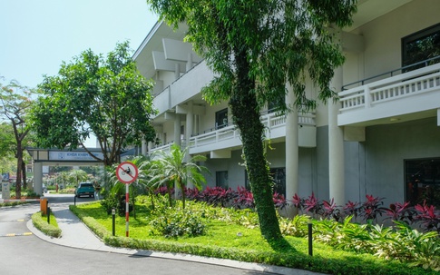 Bệnh viện giữa lòng Hà Nội với gần 40% diện tích phủ xanh