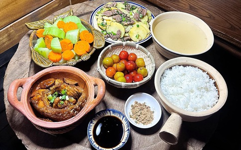 Ăn gì hôm nay cho gia đình 4 người? Gợi ý mâm cơm mùa hè vừa dễ nấu lại tiết kiệm thời gian