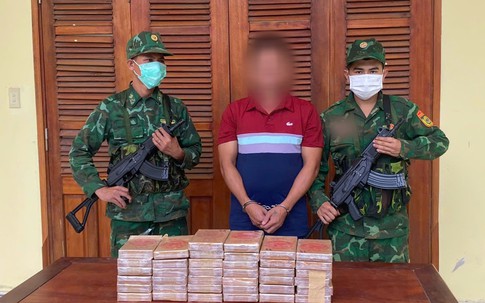 Bắt giữ 'ông trùm' chở hơn 14kg ma túy từ Lào về Việt Nam