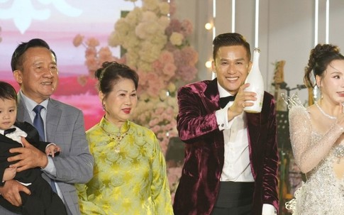 Hồ Quỳnh Hương đăng hình con trai 2 tuổi, chia sẻ điều đặc biệt sau đám cưới