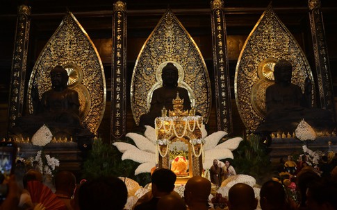 Chiêm ngưỡng xá lợi Phật Thích Ca Mâu Ni ở chùa Tam Chúc tỉnh Hà Nam