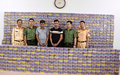 Bắt 2 đối tượng buôn bán gần 1,5 tấn pháo nổ