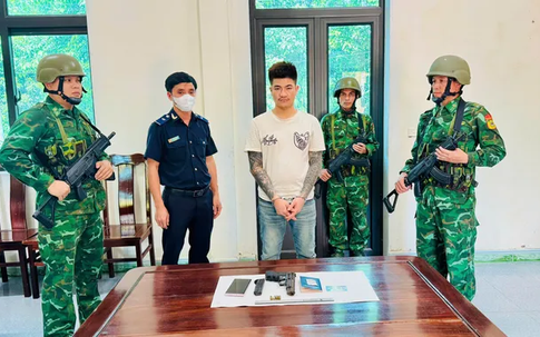 Mang súng và ma tuý từ Lào về Việt Nam