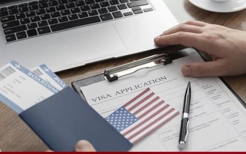Mỹ đột ngột dừng cấp mới visa du học, vì sao?