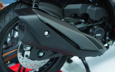 Honda SH 350i 2025 mới nhập khẩu về đại lý thiết kế đẹp long lanh, trang bị đỉnh cao có giá ra sao?