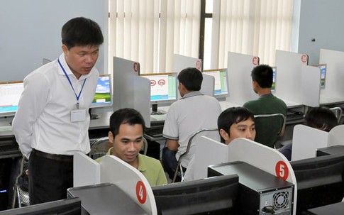 Hé lộ loạt câu hỏi 'điểm liệt' trong bộ đề thi sát hạch giấy phép lái xe mới, người tham gia thi nên biết