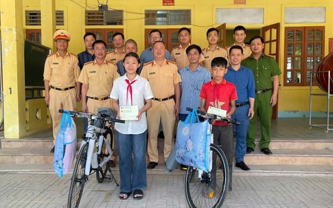 CSGT Nghệ An quyên góp lương, nhận đỡ đầu học sinh có hoàn cảnh khó khăn